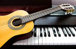 guitare-et-piano-41975482